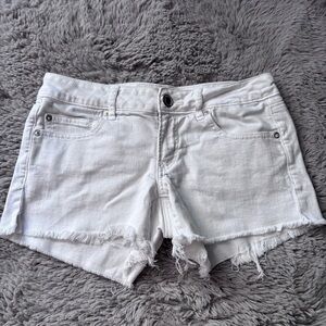 American Eagle Outfitters white Super Low Shortie Shorts size 6